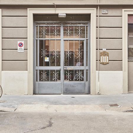 Elegante appartamento minimal dai tocchi botanici Milano Esterno foto